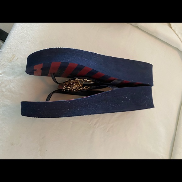 Guess sz 8.5 nautical wedged flip flops. - Picture 2 of 5